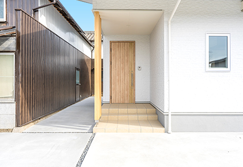 white × round window