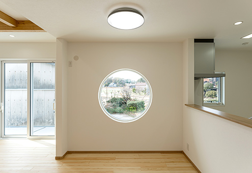 white × round window