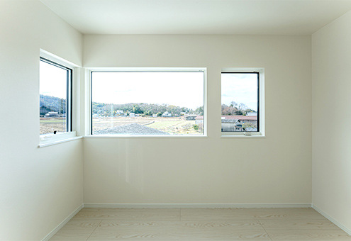 white × round window